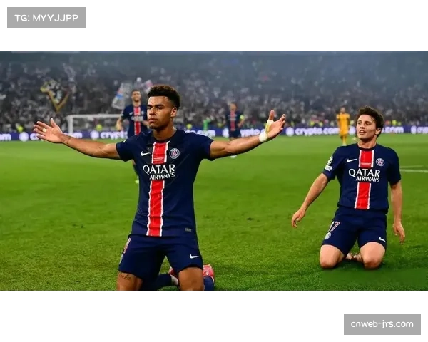 杜埃爆射破僵局，巴黎圣日耳曼半场1-0领先